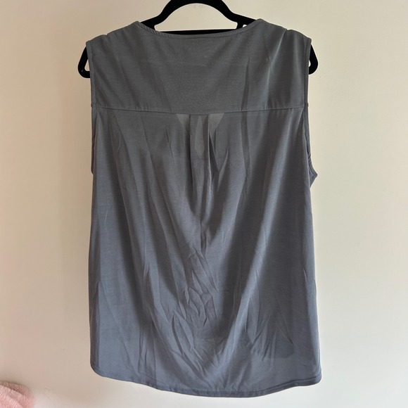 No. 11 Los Angeles Gray Sleeveless V-Neck Plus Size Tank Top 1XL - Picture 1 of 4